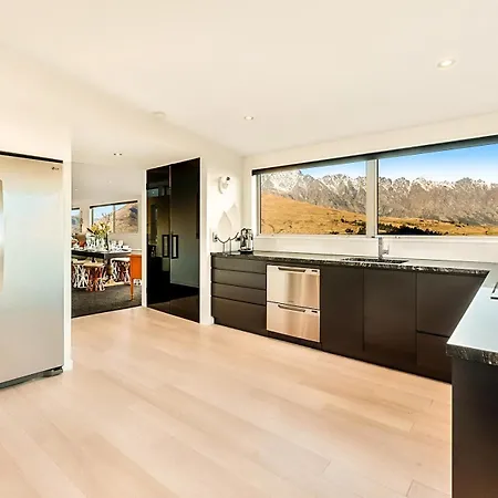 Wakatipu Vista Villa Queenstown Exterior photo